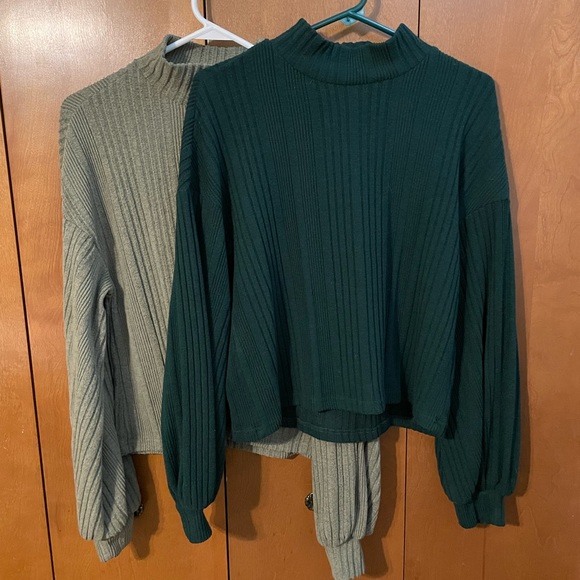 BUNDLE mock neck Sweaters small - Picture 1 of 8